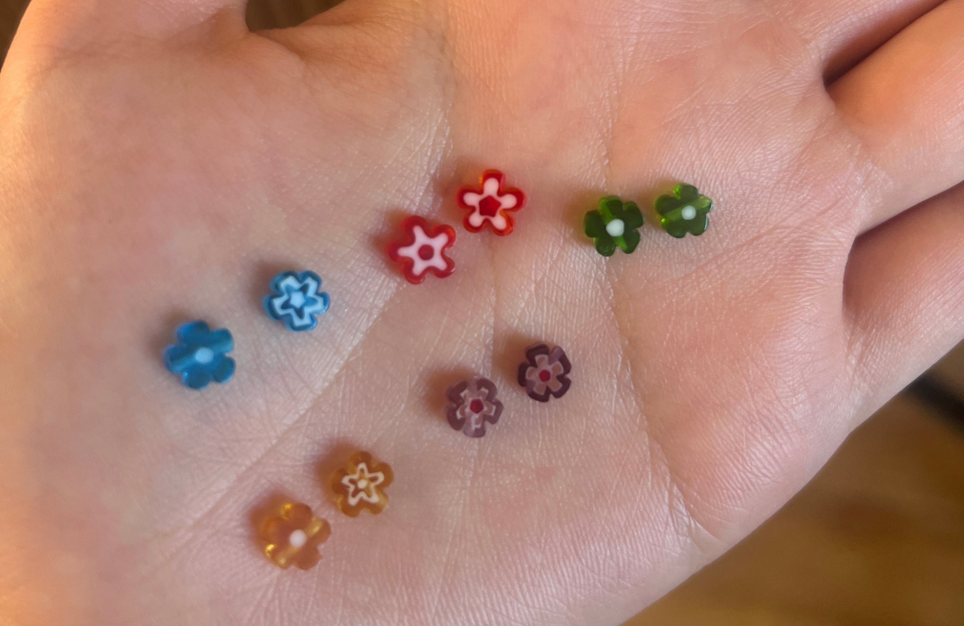 Color options for the center flower